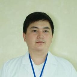 Портретный снимок врача, приём в городе Астана