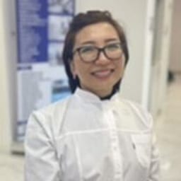 Портретный снимок врача, приём в городе Астана