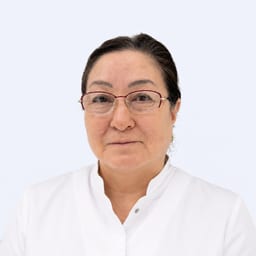 Портретный снимок врача, приём в городе Астана