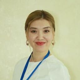 Портретный снимок врача, приём в городе Астана