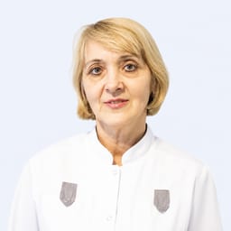Портретный снимок врача, приём в городе Астана