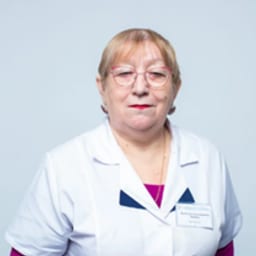 Портретный снимок врача, приём в городе Астана