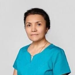 Портретный снимок врача, приём в городе Астана