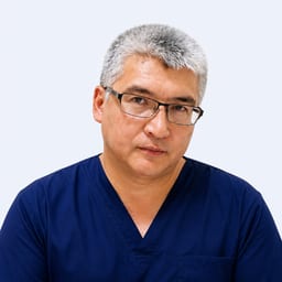 Портретный снимок врача, приём в городе Алматы
