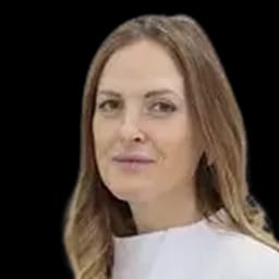 Портретный снимок врача, приём в городе Астана