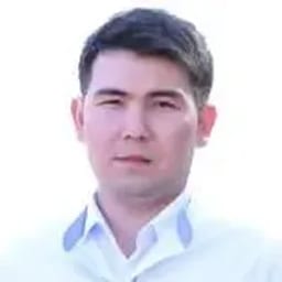 Портретный снимок врача, приём в городе Астана