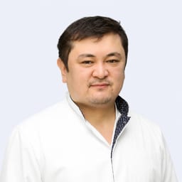 Портретный снимок врача, приём в городе Алматы