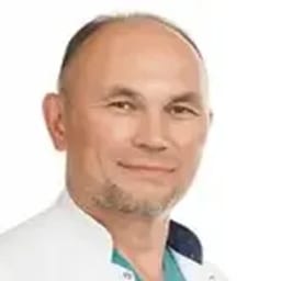 Портретный снимок врача, приём в городе Алматы