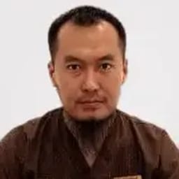 Портретный снимок врача, приём в городе Астана Портретный снимок врача, приём в городе Астана
