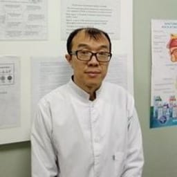 Портретный снимок врача, приём в городе Алматы