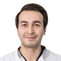 Портретный снимок врача, приём в городе Алматы