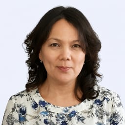 Портретный снимок врача, приём в городе Астана