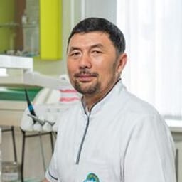 Портретный снимок врача, приём в городе Астана Портретный снимок врача, приём в городе Астана