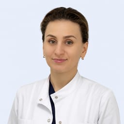 Портретный снимок врача, приём в городе Астана