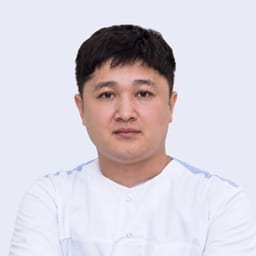 Портретный снимок врача, приём в городе Алматы