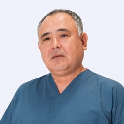 Портретный снимок врача, приём в городе Алматы