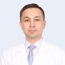 Портретный снимок врача, приём в городе Алматы