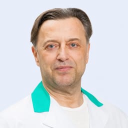 Портретный снимок врача, приём в городе Алматы