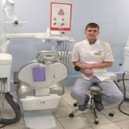 Портретный снимок врача, приём в городе Алматы