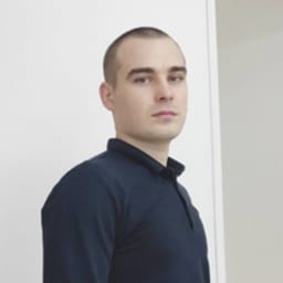 Портретный снимок врача, приём в городе Астана