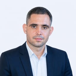 Портретный снимок врача, приём в городе Алматы Портретный снимок врача, приём в городе Алматы
