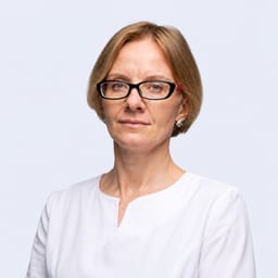 Портретный снимок врача, приём в городе Алматы