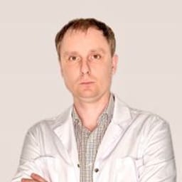 Портретный снимок врача, приём в городе Астана