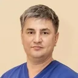 Портретный снимок врача, приём в городе Алматы