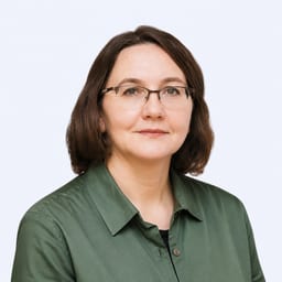 Портретный снимок врача, приём в городе Астана