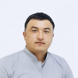 Портретный снимок врача, приём в городе Алматы