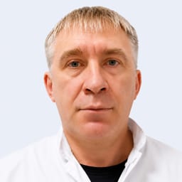 Портретный снимок врача, приём в городе Астана