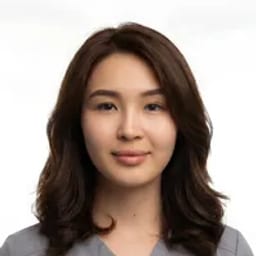 Портретный снимок врача, приём в городе Астана
