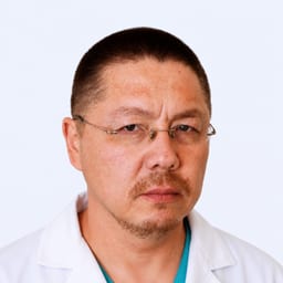 Портретный снимок врача, приём в городе Алматы