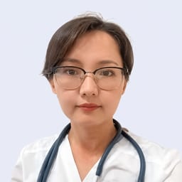 Портретный снимок врача, приём в городе Астана