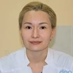 Портретный снимок врача, приём в городе Астана