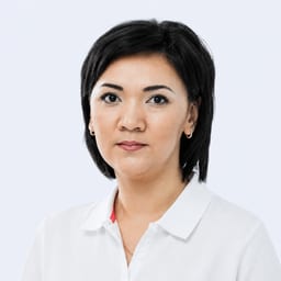 Портретный снимок врача, приём в городе Астана