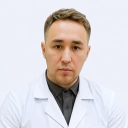 Портретный снимок врача, приём в городе Алматы