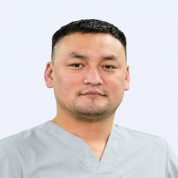 Портретный снимок врача, приём в городе Алматы