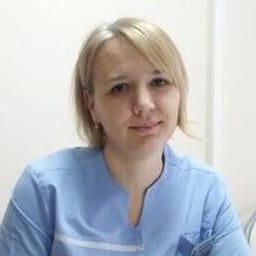 Портретный снимок врача, приём в городе Астана