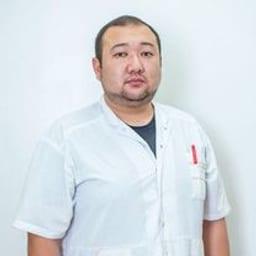 Портретный снимок врача, приём в городе Алматы