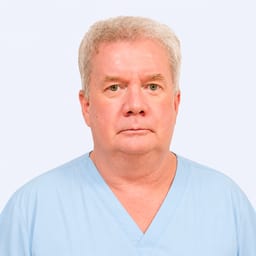 Портретный снимок врача, приём в городе Алматы