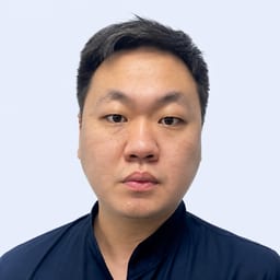 Портретный снимок врача, приём в городе Алматы