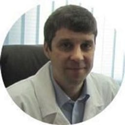 Портретный снимок врача, приём в городе Алматы