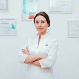 Портретный снимок врача, приём в городе Астана