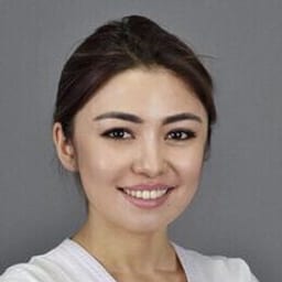 Портретный снимок врача, приём в городе Алматы