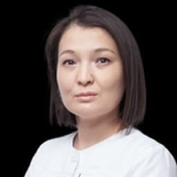 Портретный снимок врача, приём в городе Астана