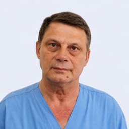 Портретный снимок врача, приём в городе Алматы