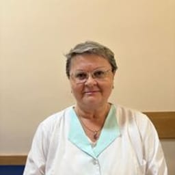 Портретный снимок врача, приём в городе Астана