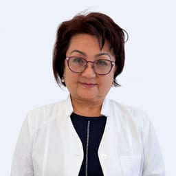 Портретный снимок врача, приём в городе Астана