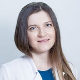 Портретный снимок врача, приём в городе Астана